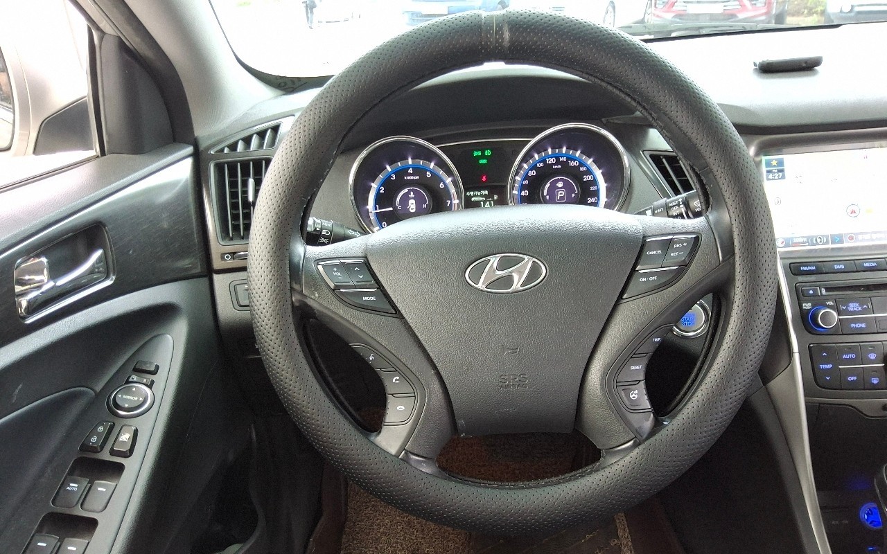 2013 - hyundai sonata