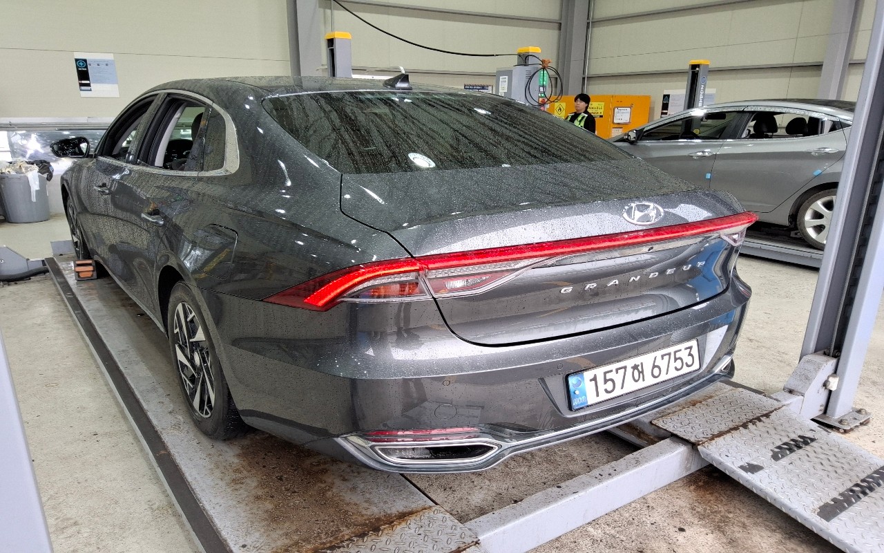 2022 - hyundai grandeur