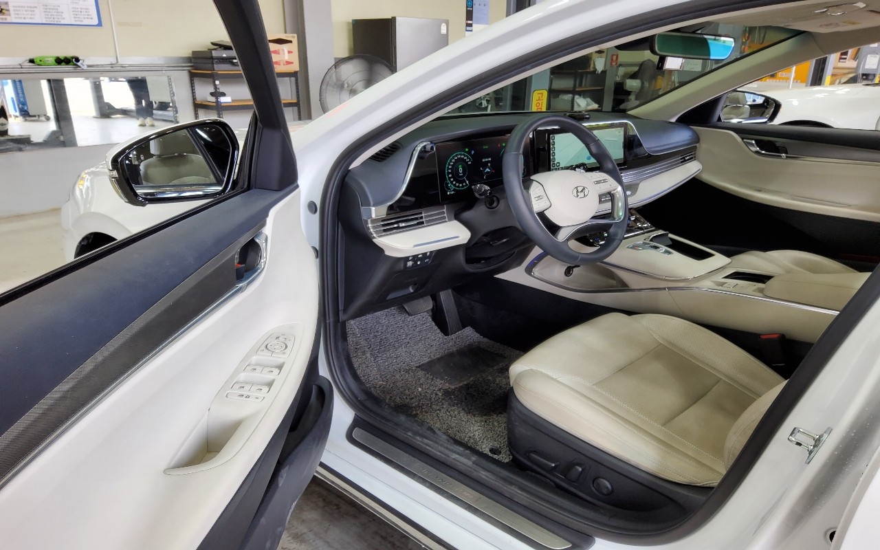 2022 - hyundai grandeur