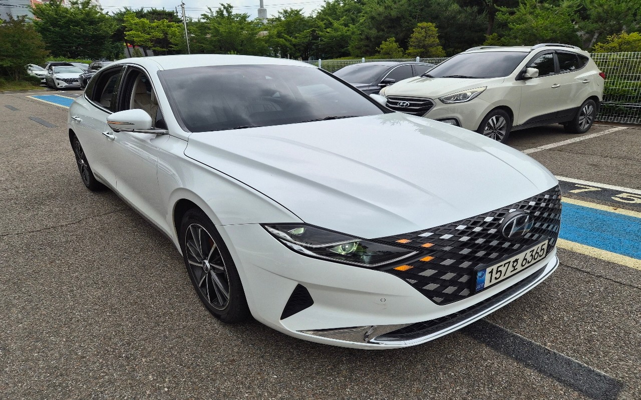2022 - hyundai grandeur