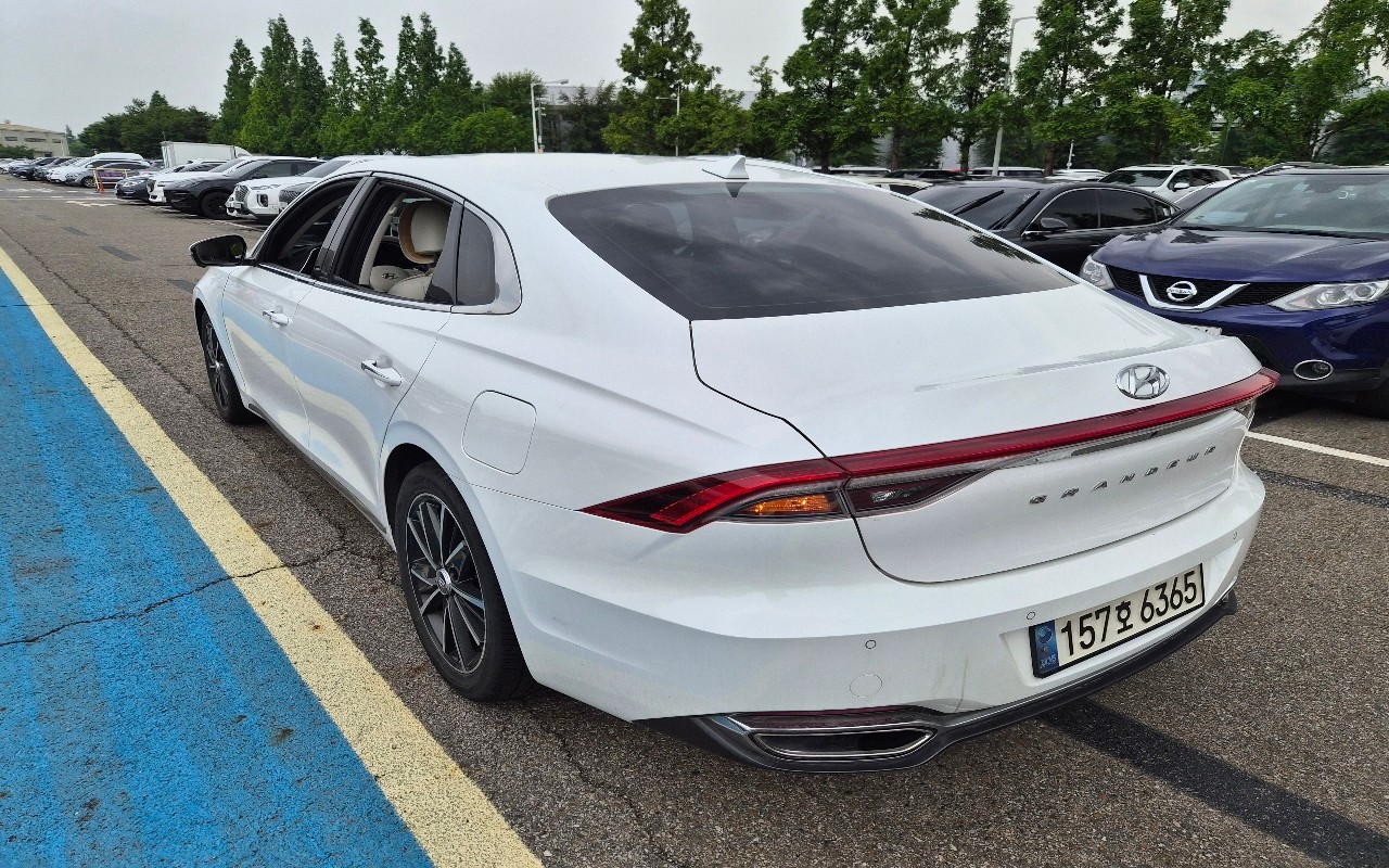 2022 - hyundai grandeur
