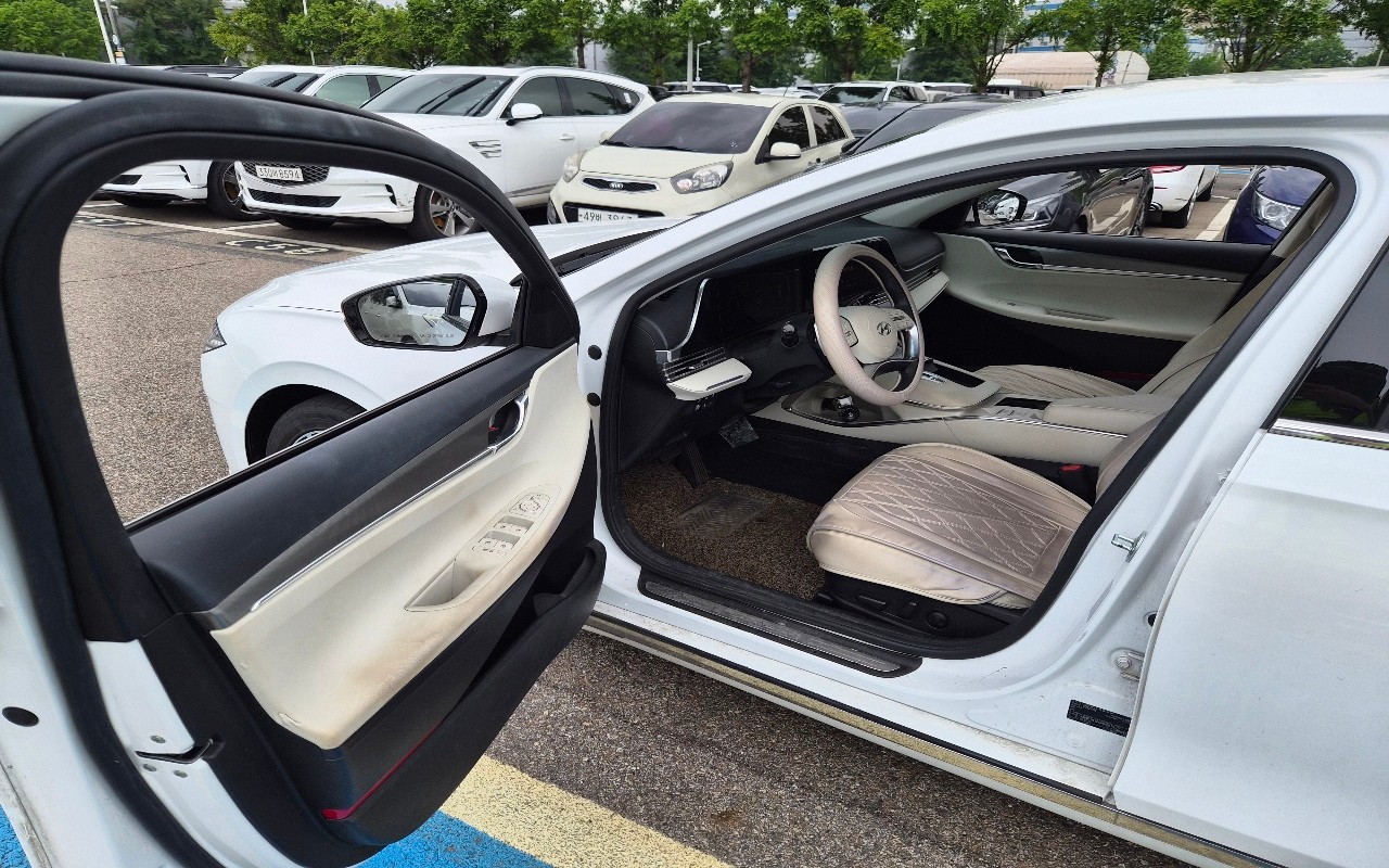 2022 - hyundai grandeur