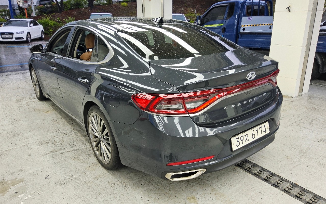 2018 - hyundai grandeur