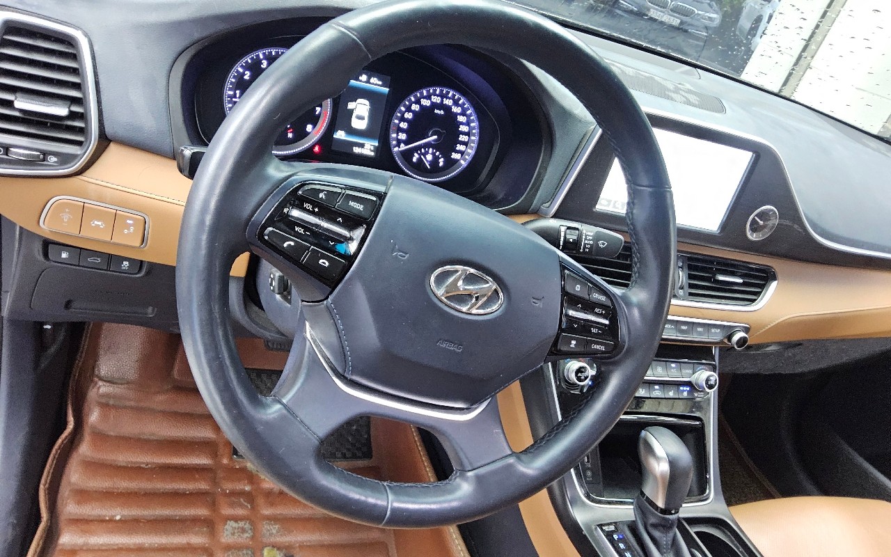 2018 - hyundai grandeur