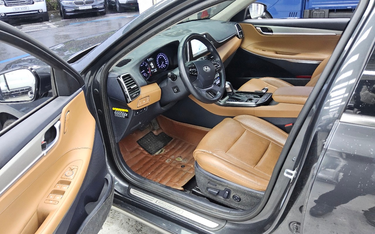 2018 - hyundai grandeur