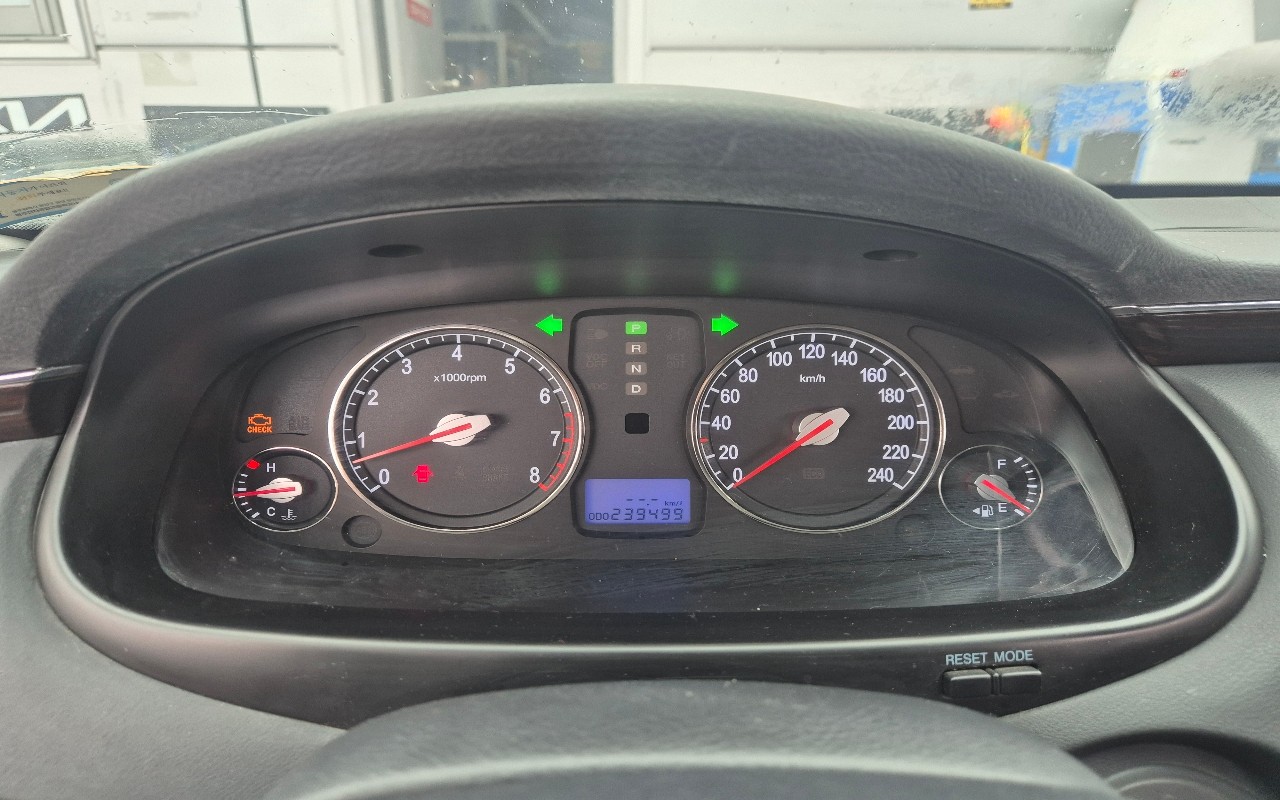 2010 - hyundai grandeur