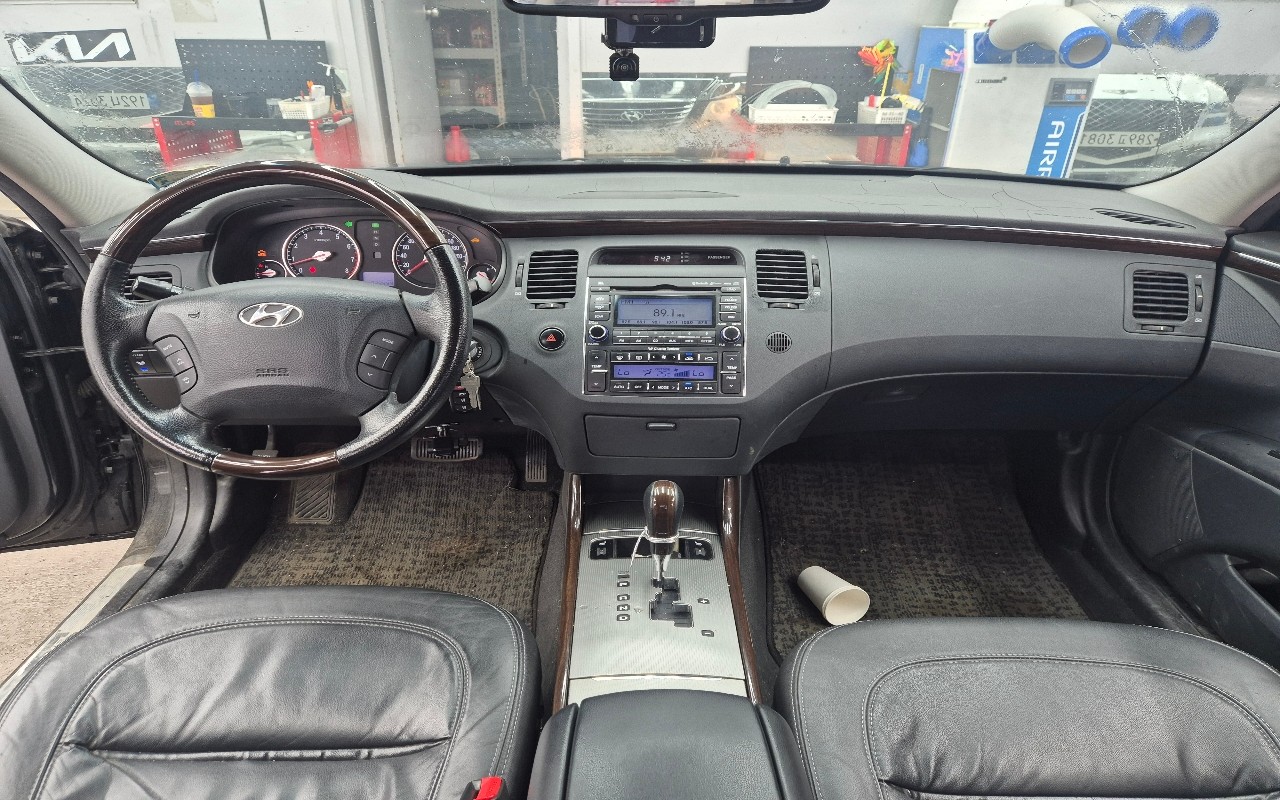 2010 - hyundai grandeur