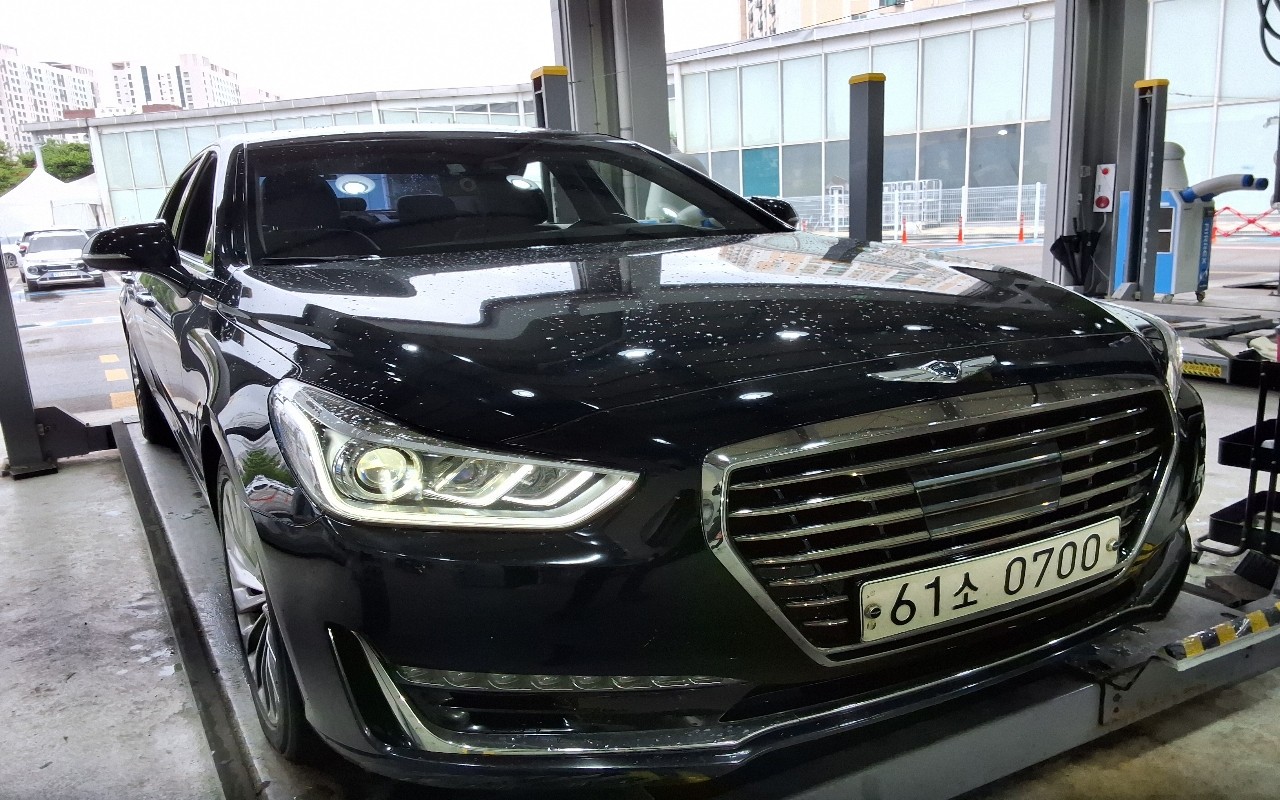 2016 - genesis eq900