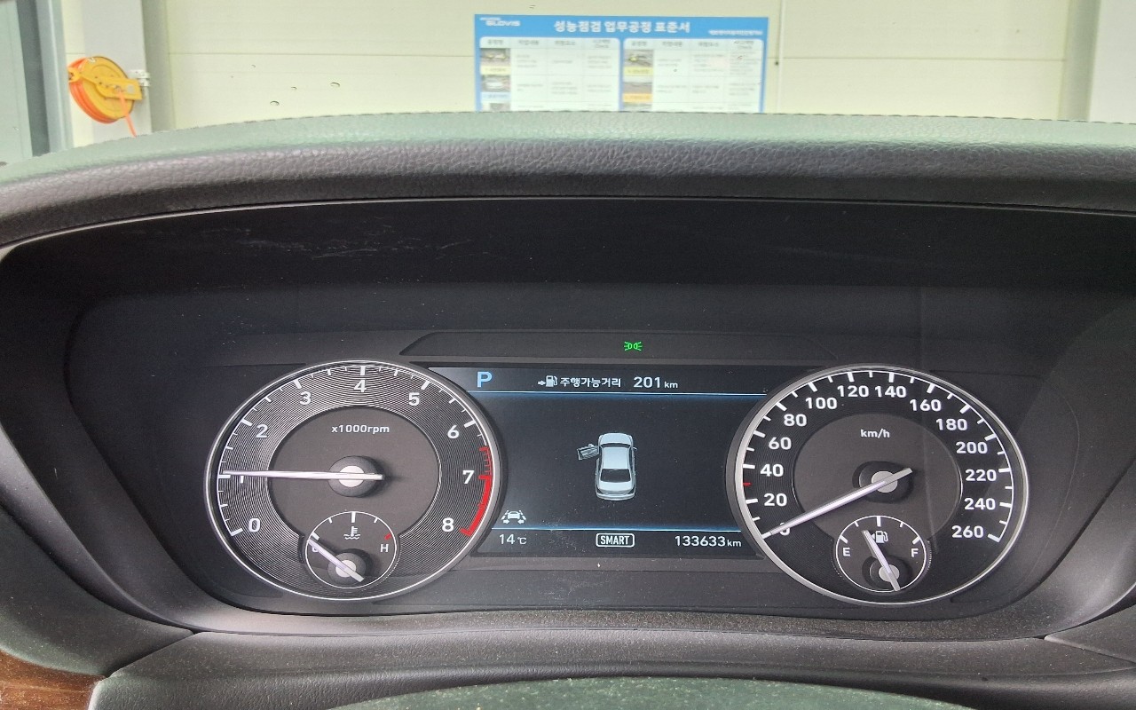 2016 - genesis eq900