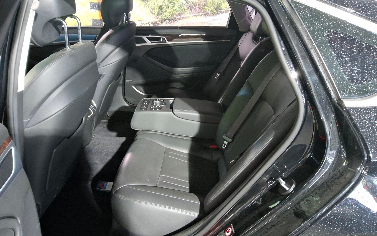 2016 - hyundai g330