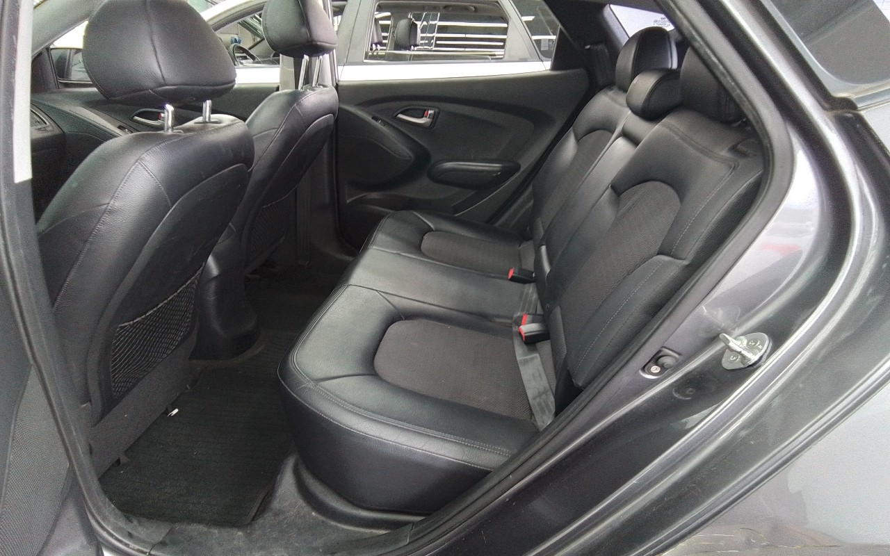 2010 - hyundai tucson