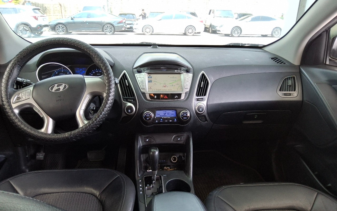 2010 - hyundai tucson