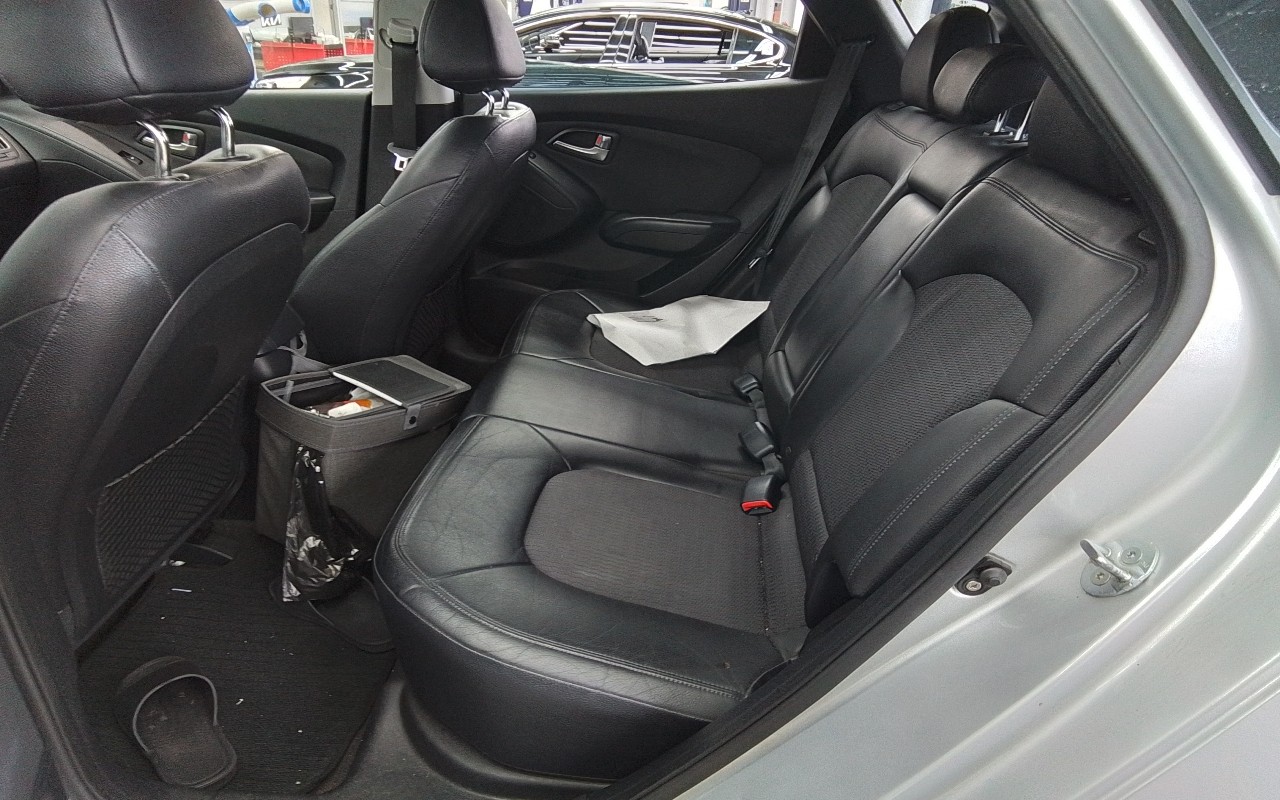 2010 - hyundai tucson