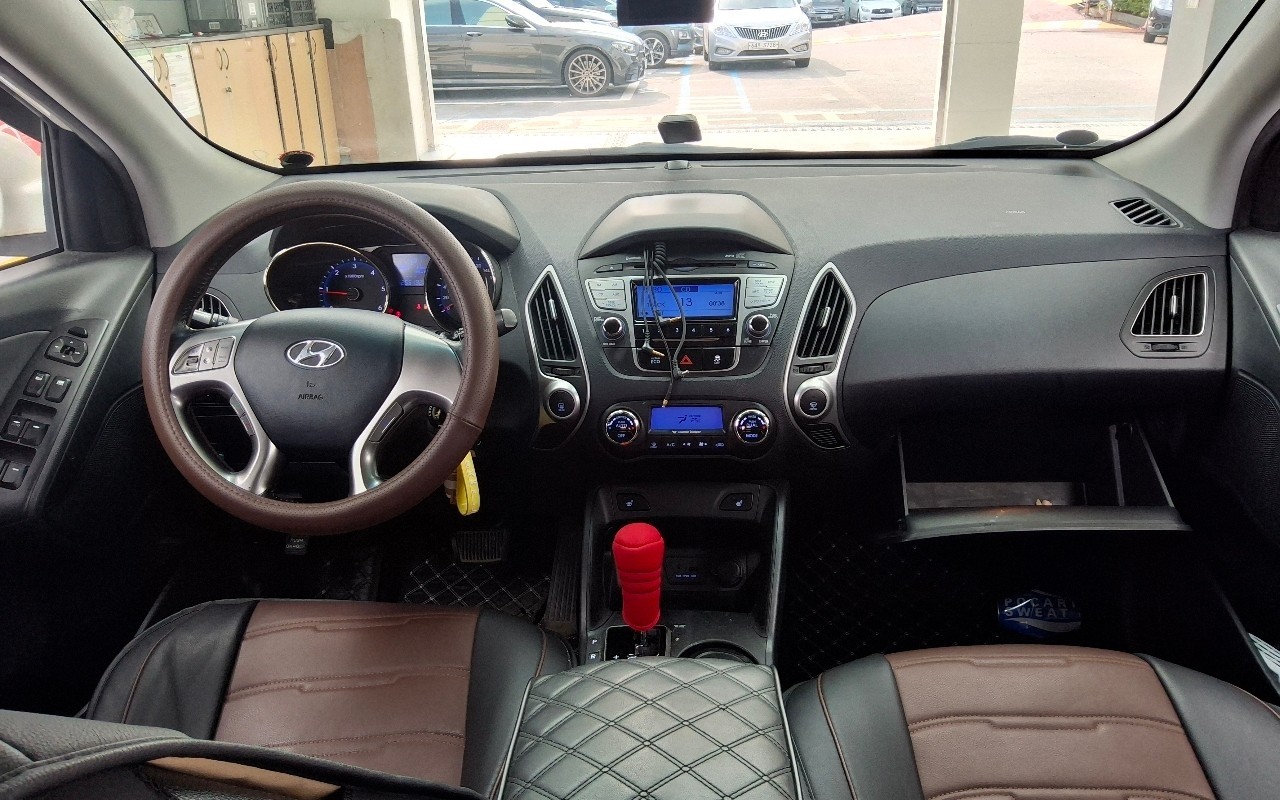 2011 - hyundai tucson