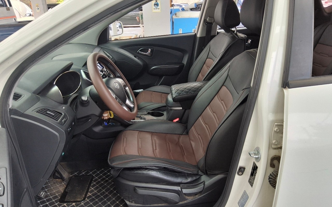 2011 - hyundai tucson
