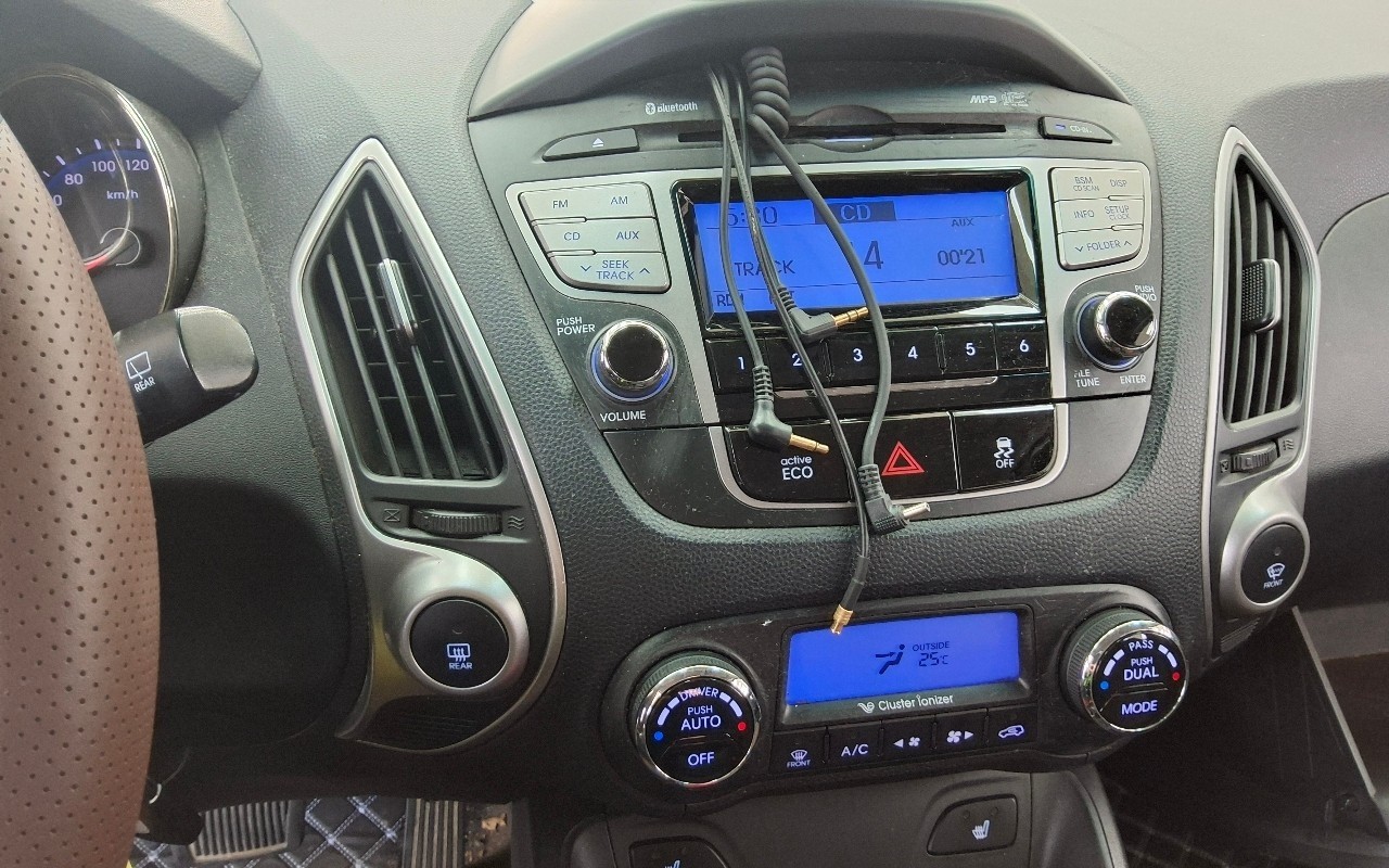 2011 - hyundai tucson
