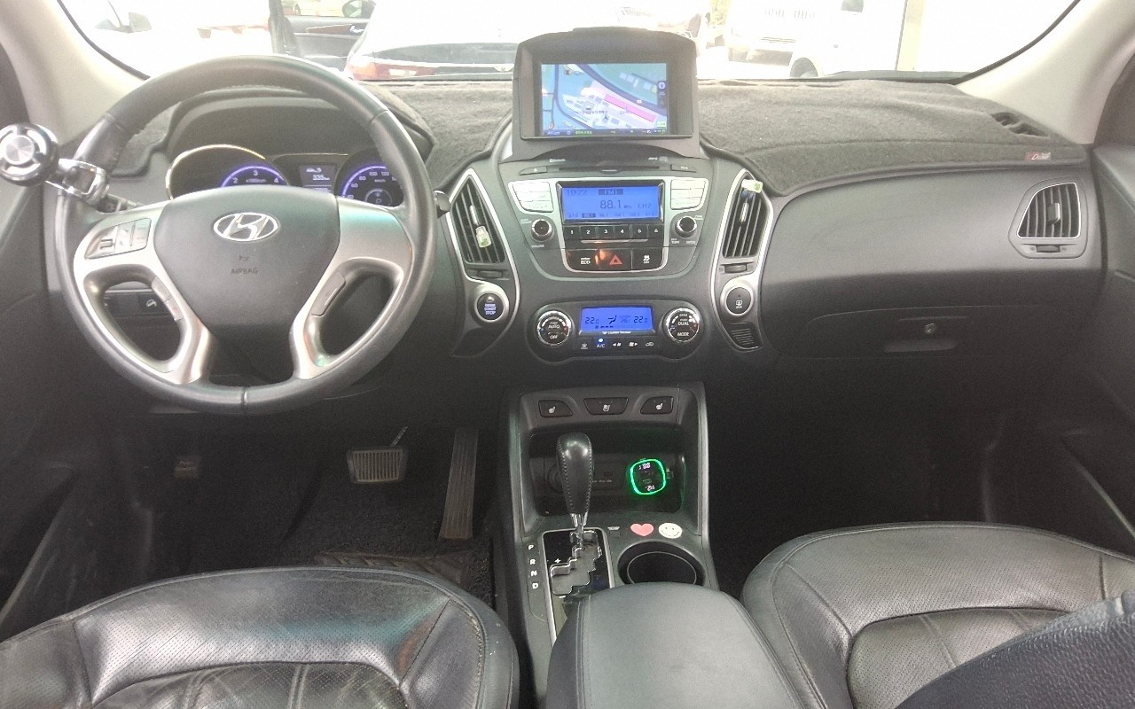 2011 - hyundai tucson
