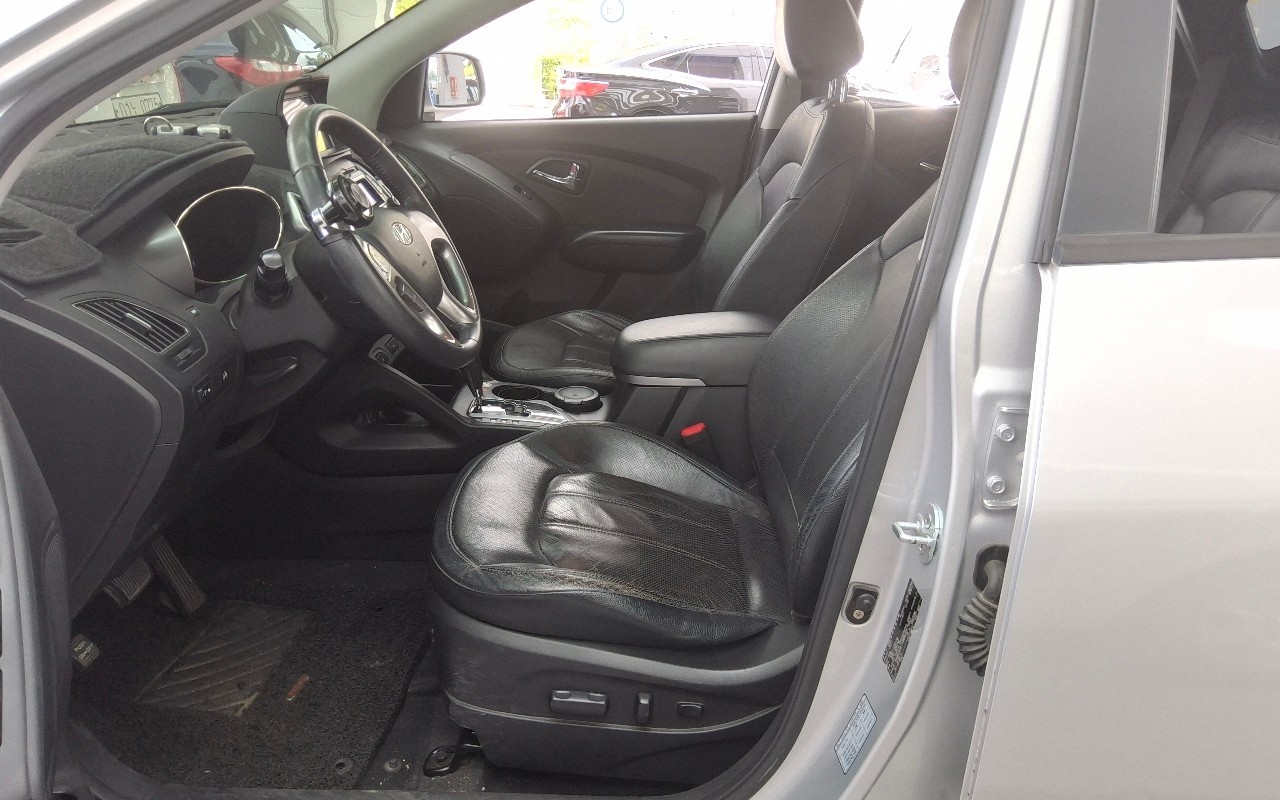 2011 - hyundai tucson