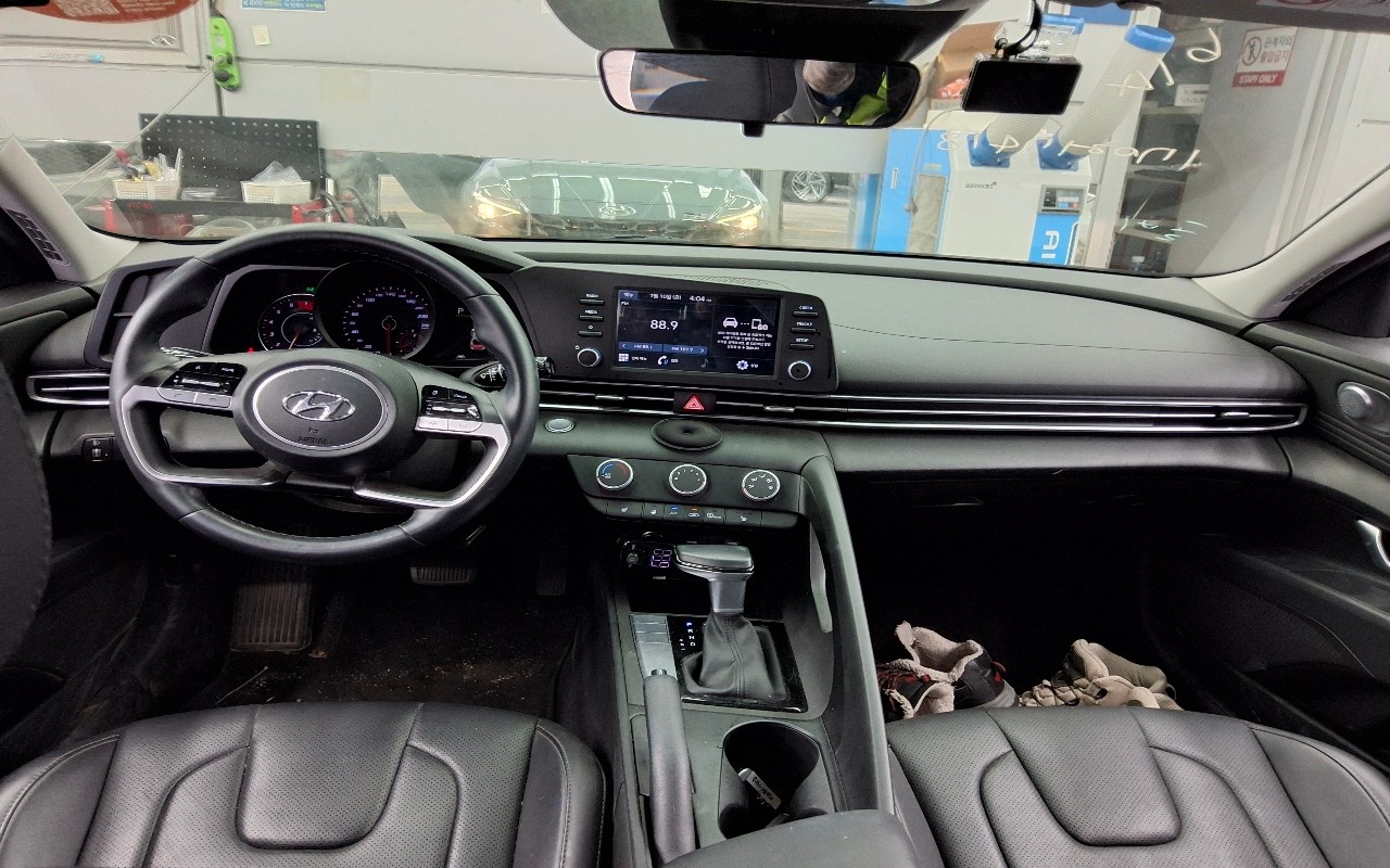 2021 - hyundai avante