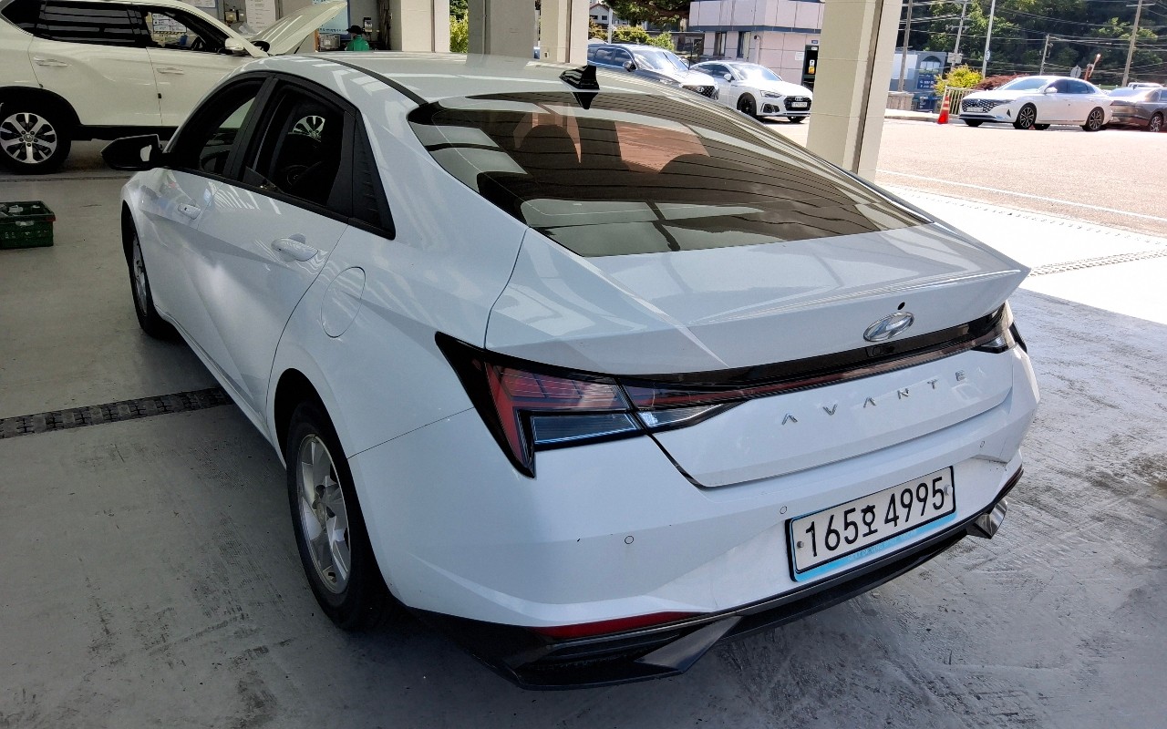 2021 - hyundai avante