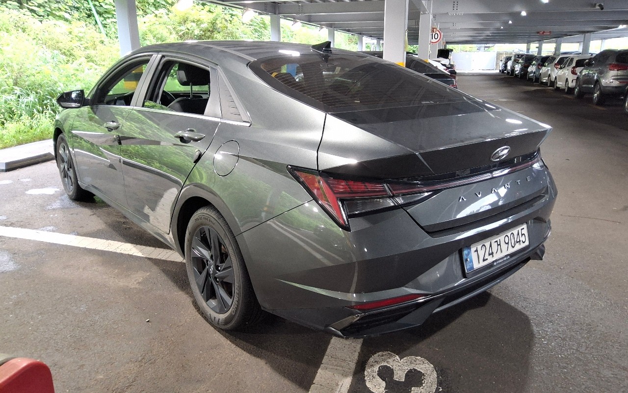 2021 - hyundai avante