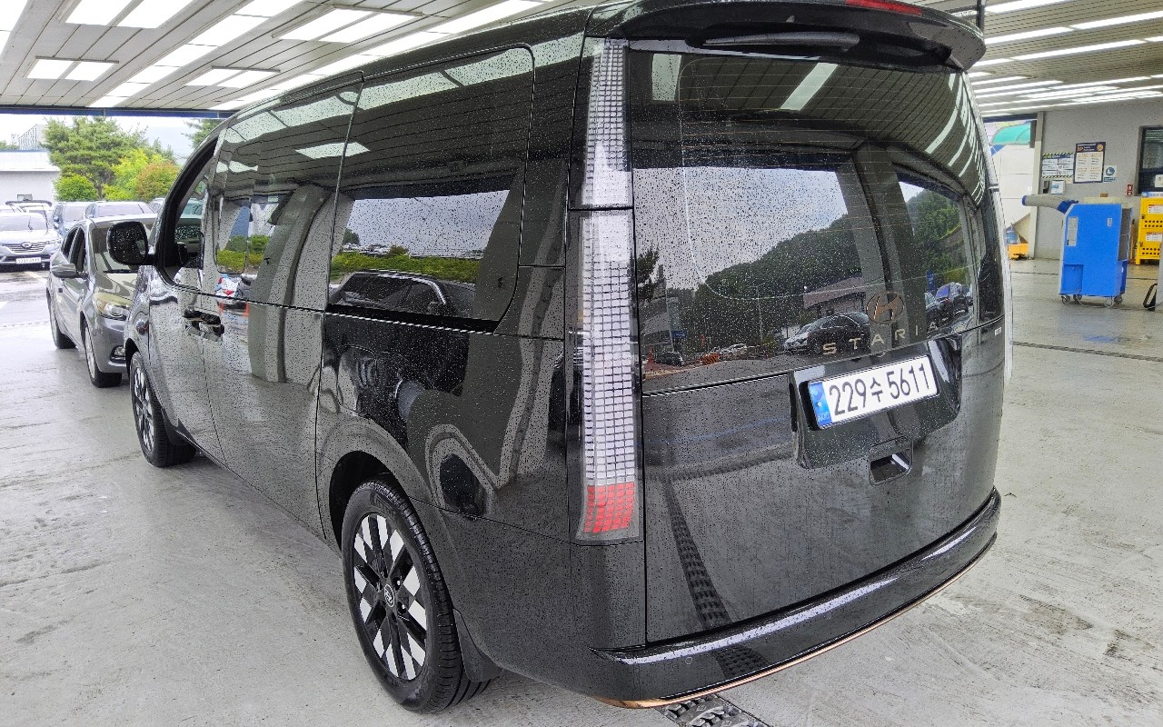 2025 - hyundai staria