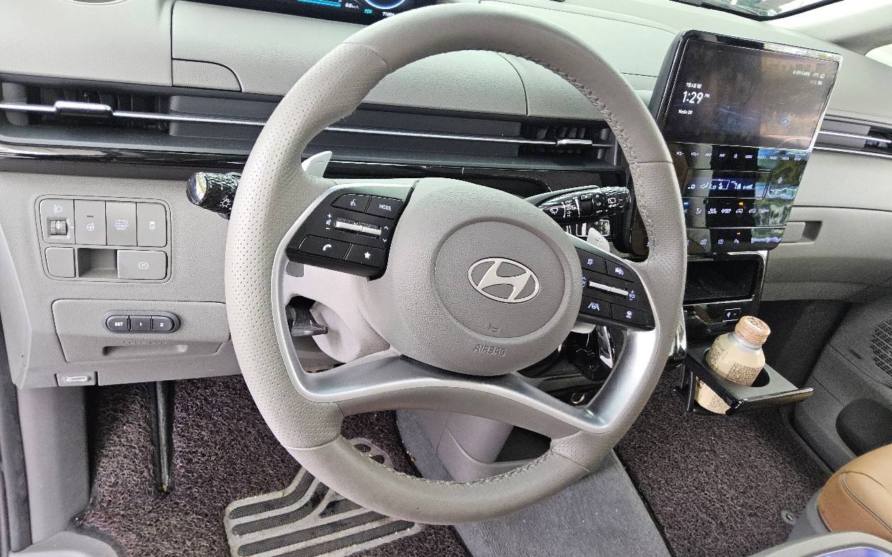 2025 - hyundai staria