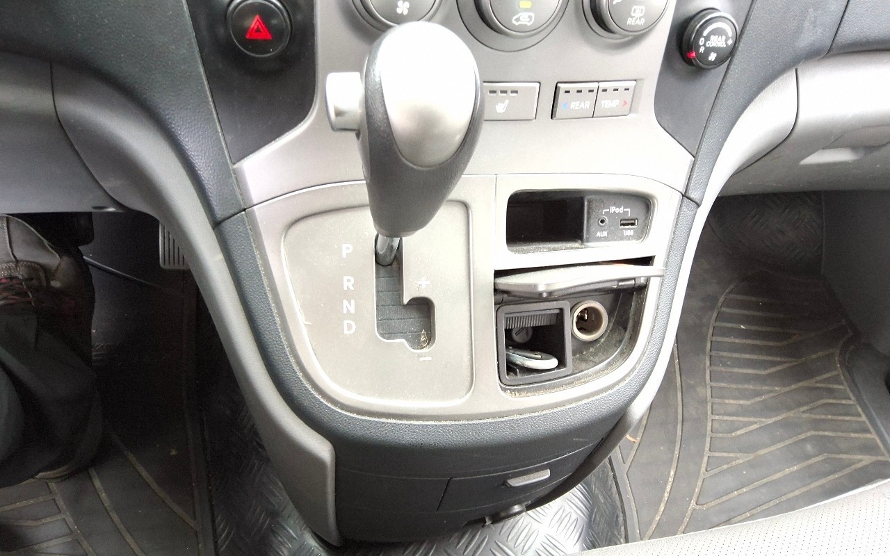 2015 - hyundai grand starex