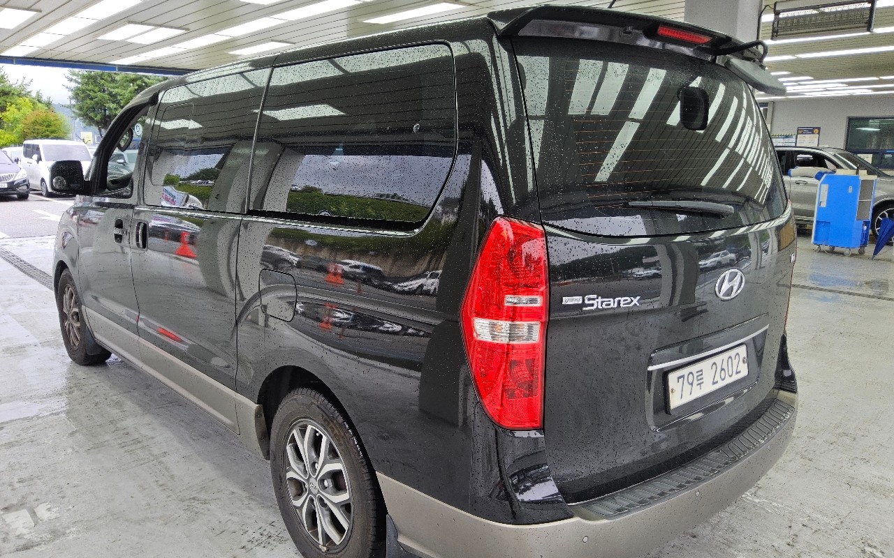 2016 - hyundai grand starex
