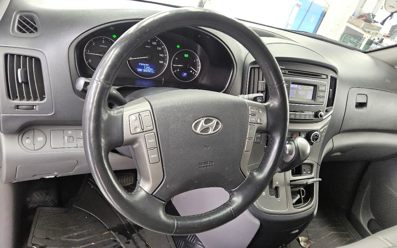 2016 - hyundai grand starex