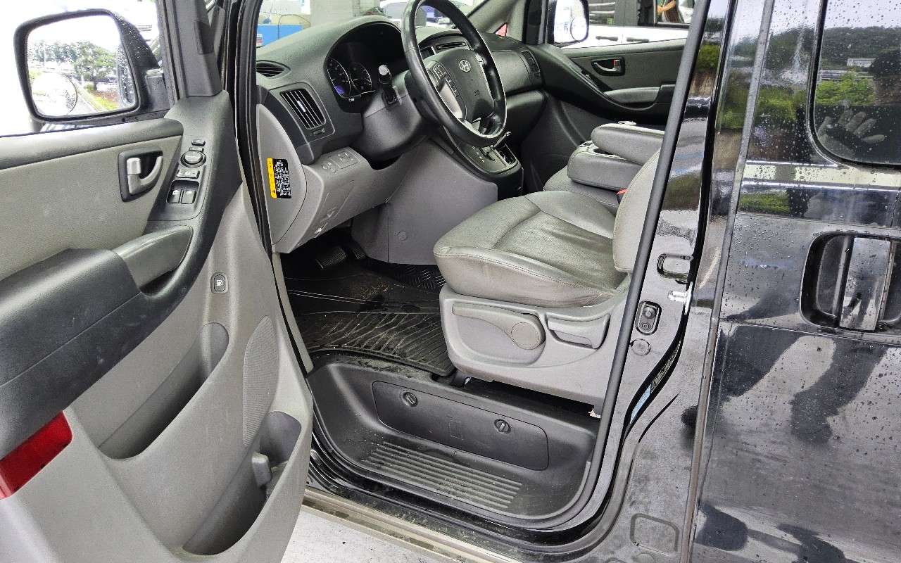 2016 - hyundai grand starex