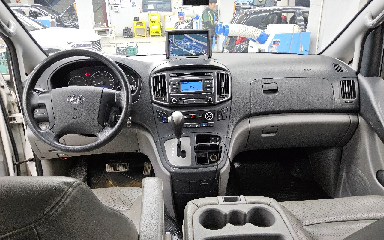 2017 - hyundai grand starex