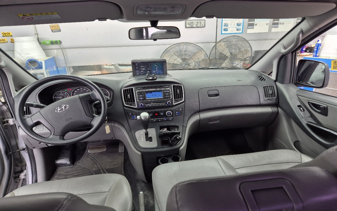2017 - hyundai grand starex