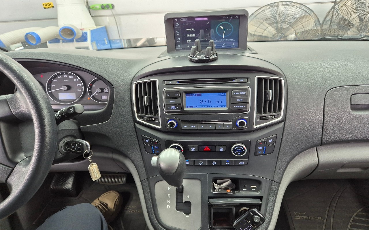 2017 - hyundai grand starex