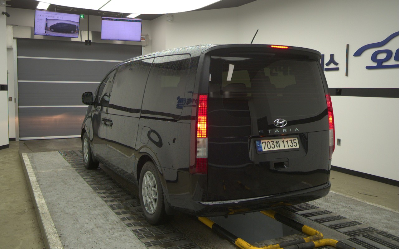 2022 - hyundai staria