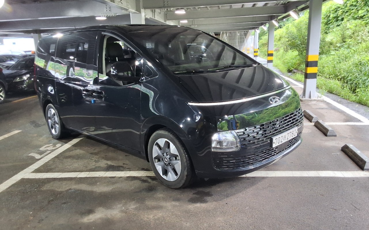 2022 - hyundai staria