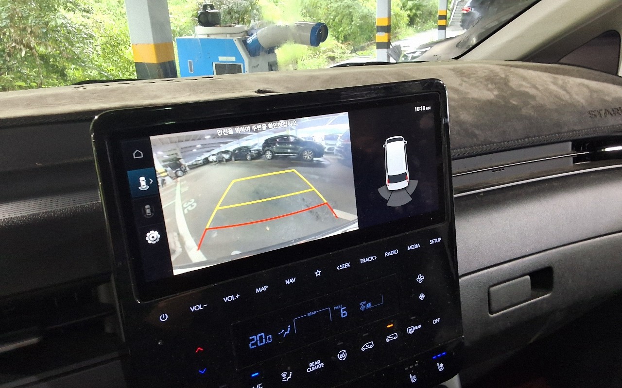 2022 - hyundai staria
