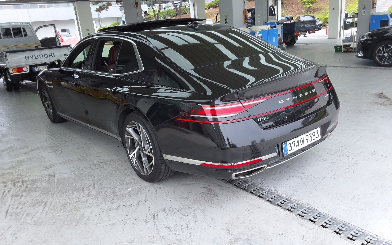 2022 - genesis g90