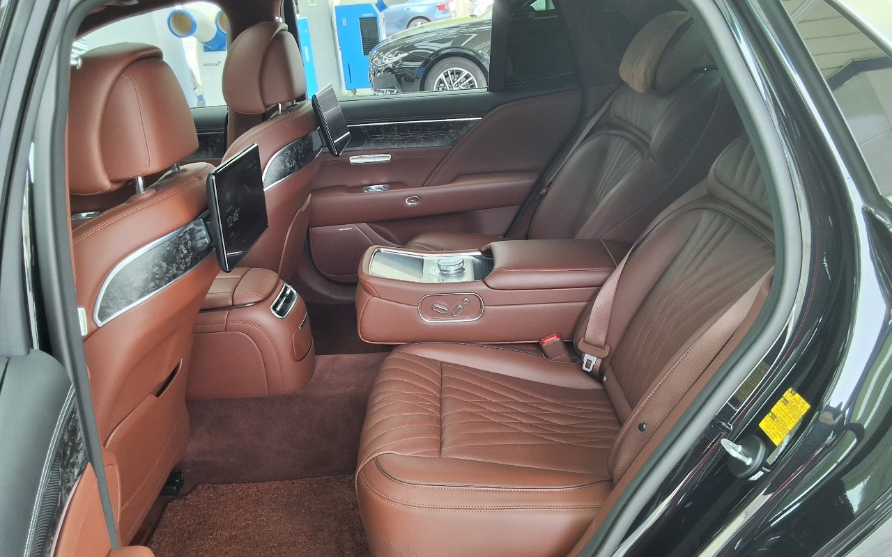 2022 - genesis g90
