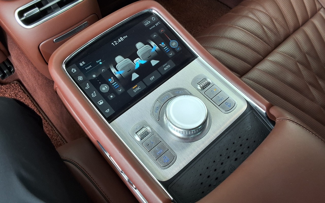 2022 - genesis g90