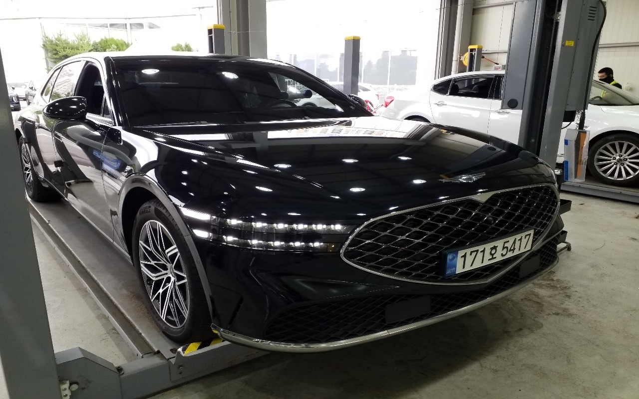 2022 - genesis g90