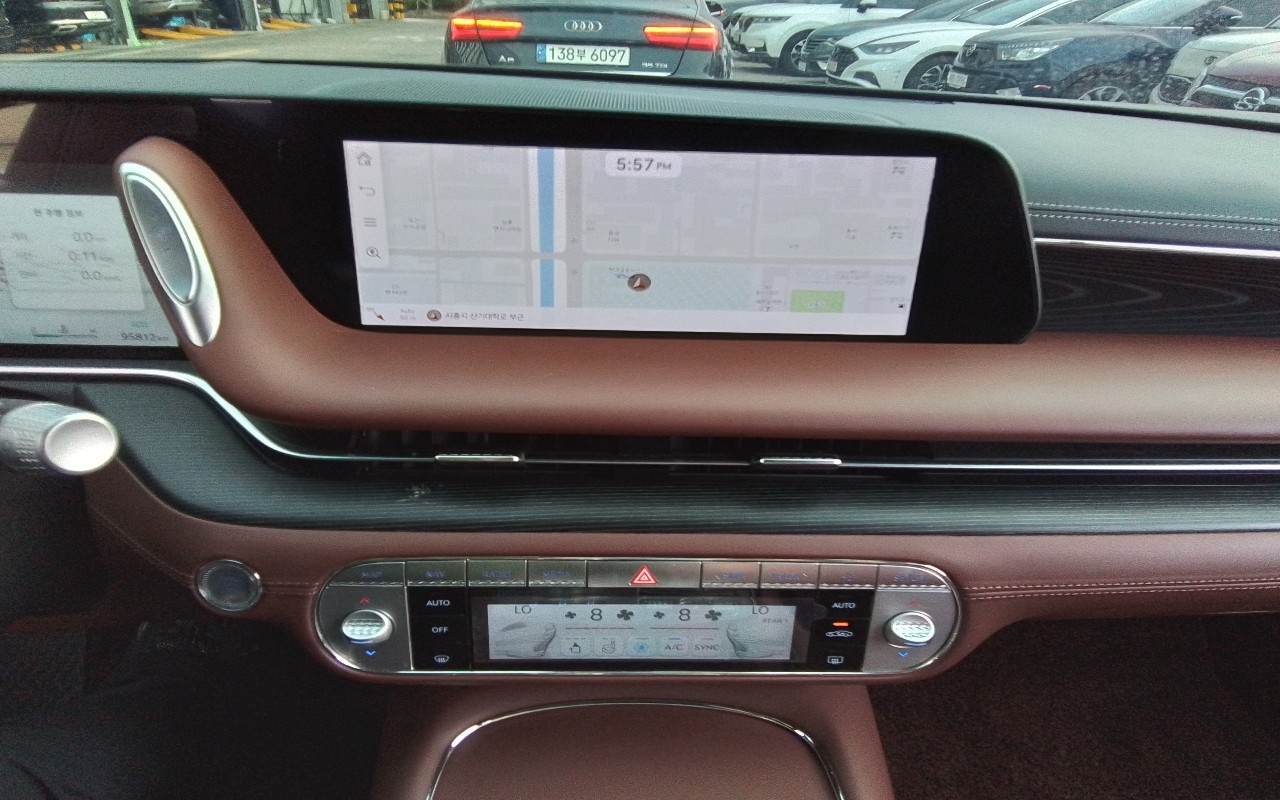 جينيسيس G90 2023 — صورة 9