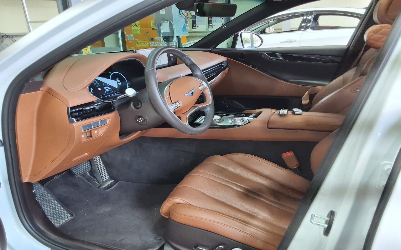 2024 - genesis g80
