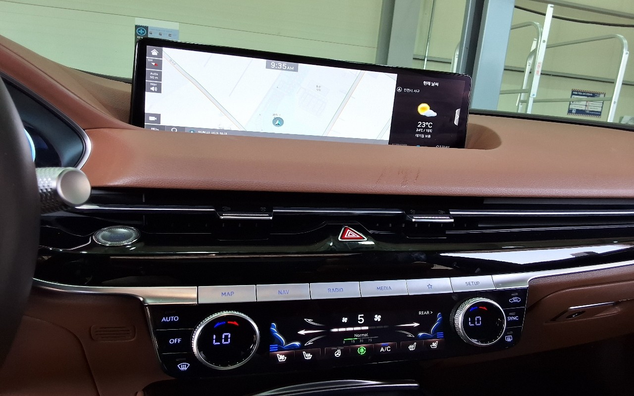 2024 - genesis g80
