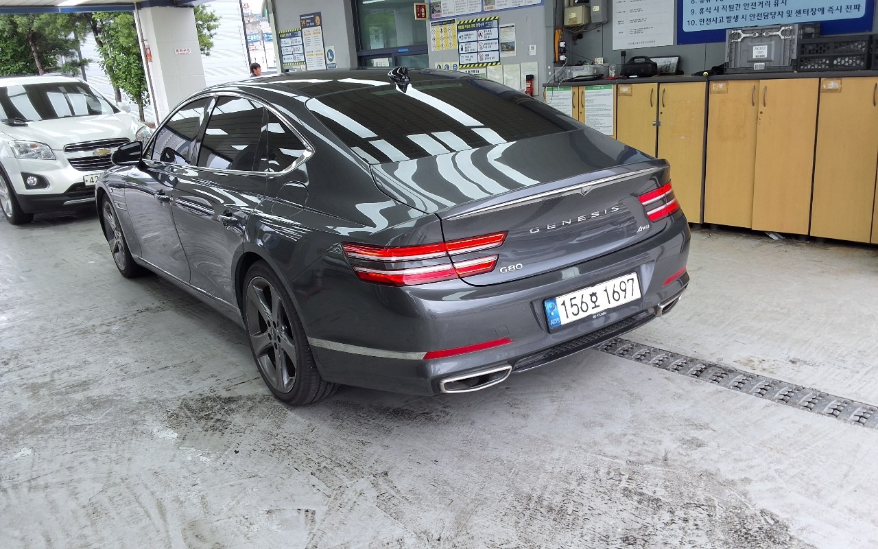 2021 - genesis g80