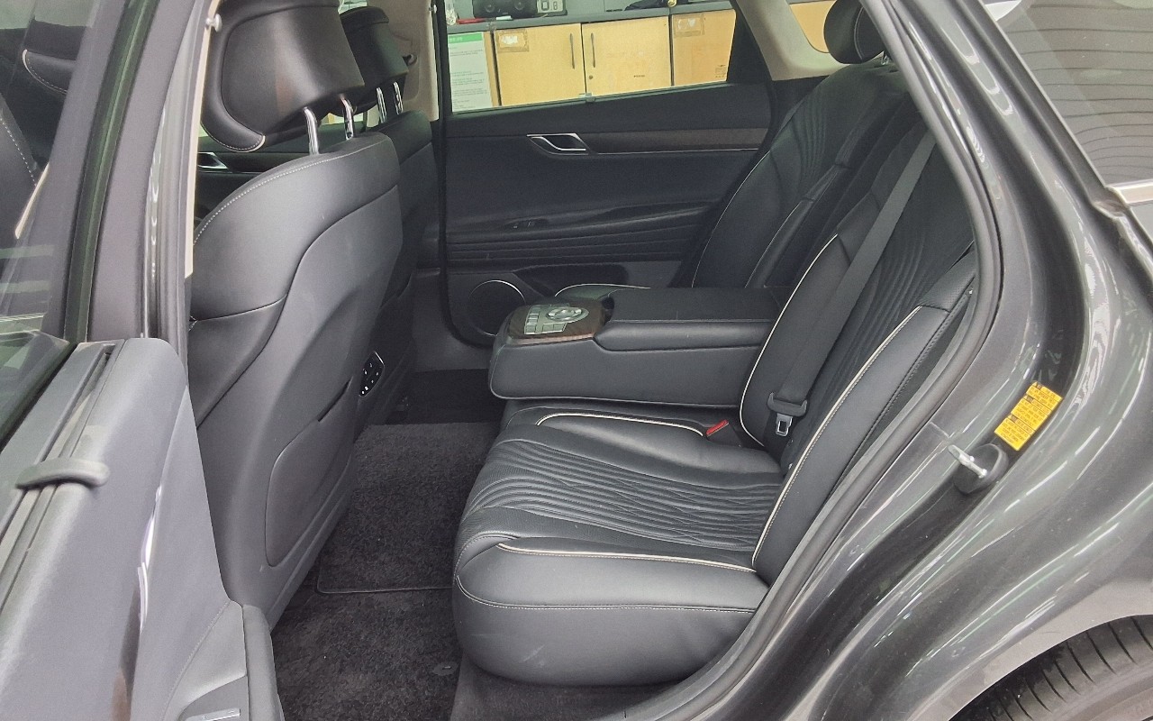 2021 - genesis g80