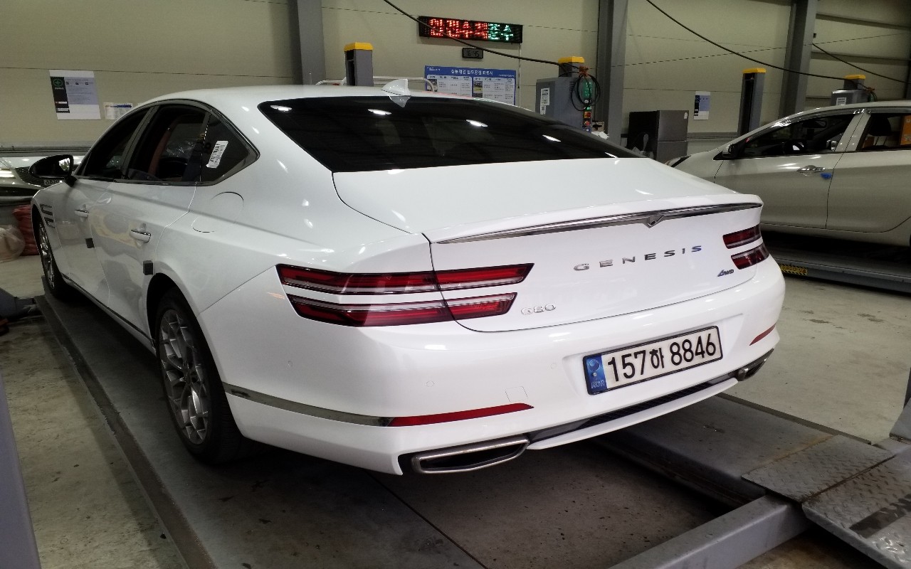 2022 - genesis g80