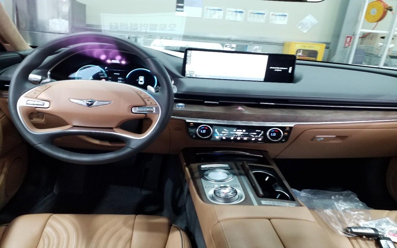 2022 - genesis g80