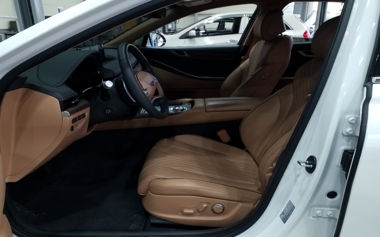 2022 - genesis g80