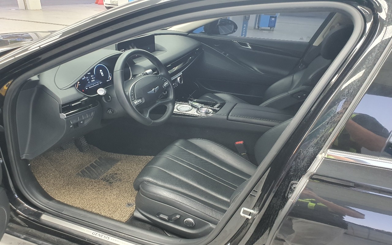 2021 - genesis g80